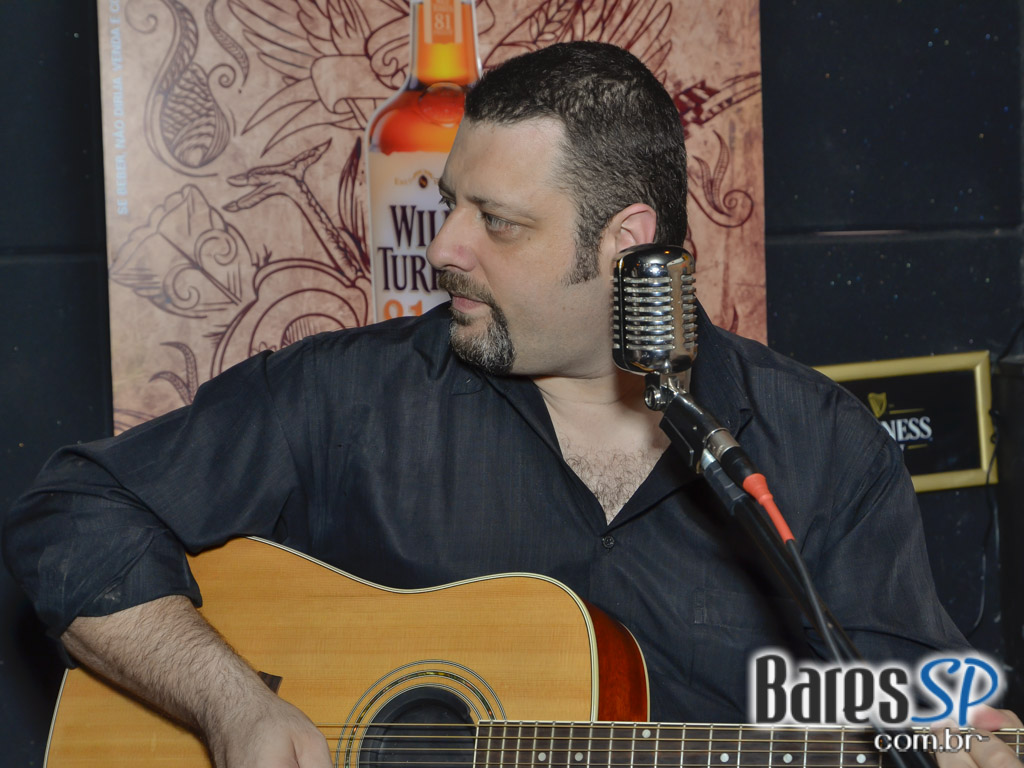 The Equinox Pub ofereceu cardápio australiano com drinks e cervejas especiais The Equinox Pub ofereceu cardápio australiano com drinks e cervejas especiais