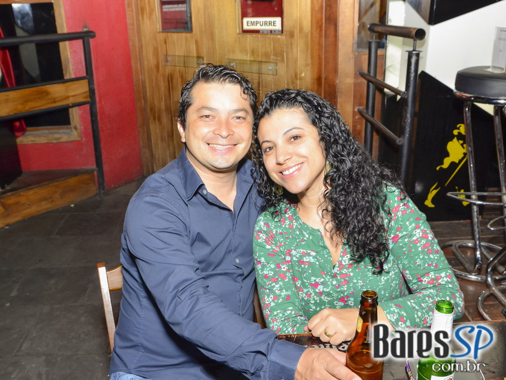 Sherlock Rock embalou a noite do púbico no The K Pub do Tatuapé Sherlock Rock embalou a noite do púbico no The K Pub do Tatuapé