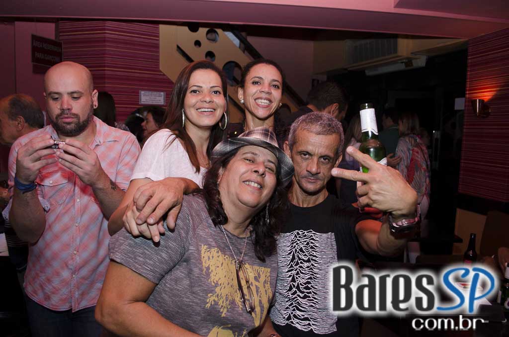 Samba de Rainha e Carolina Lessa se apresentaram no Vermont Samba de Rainha e Carolina Lessa se apresentaram no Vermont