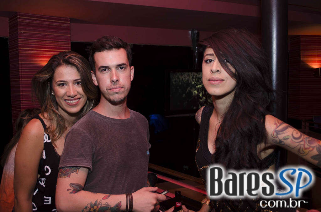 Samba de Rainha e Carolina Lessa se apresentaram no Vermont Samba de Rainha e Carolina Lessa se apresentaram no Vermont