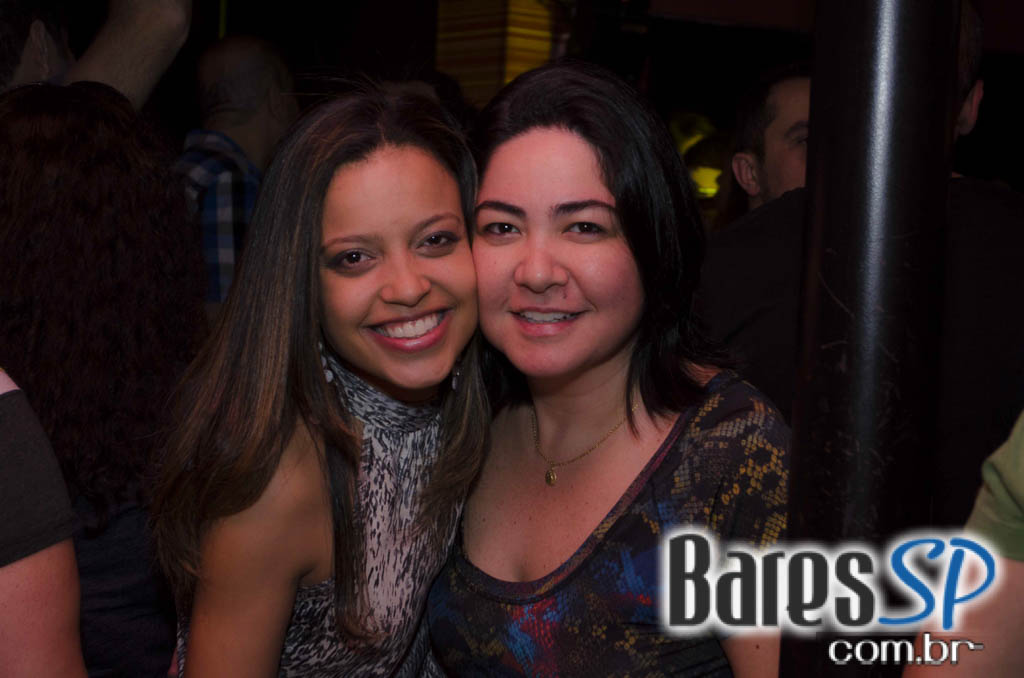 Samba de Rainha e Carolina Lessa se apresentaram no Vermont Samba de Rainha e Carolina Lessa se apresentaram no Vermont