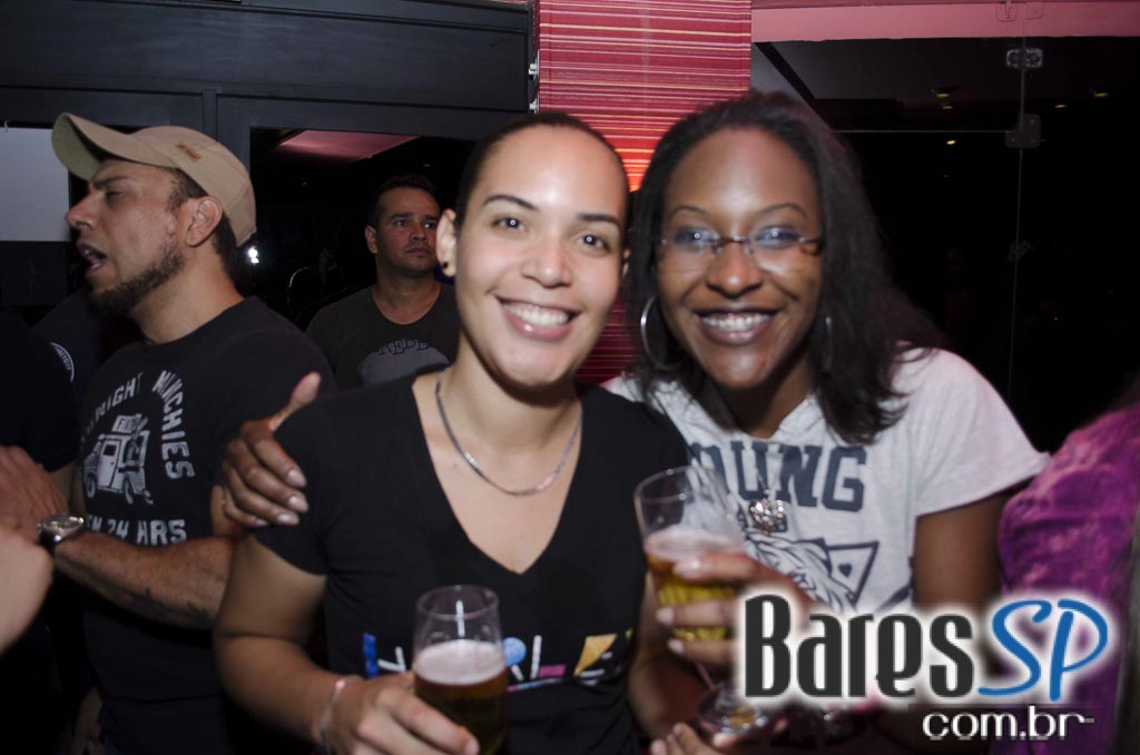 Samba de Rainha e Carolina Lessa se apresentaram no Vermont Samba de Rainha e Carolina Lessa se apresentaram no Vermont