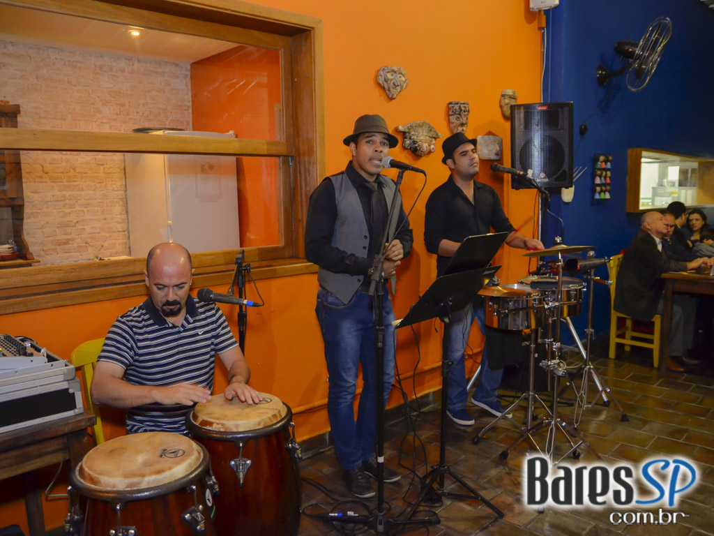 Guanahaní comemorou 1º aniversário com show da banda Rumba Beat Guanahaní comemorou 1º aniversário com show da banda Rumba Beat