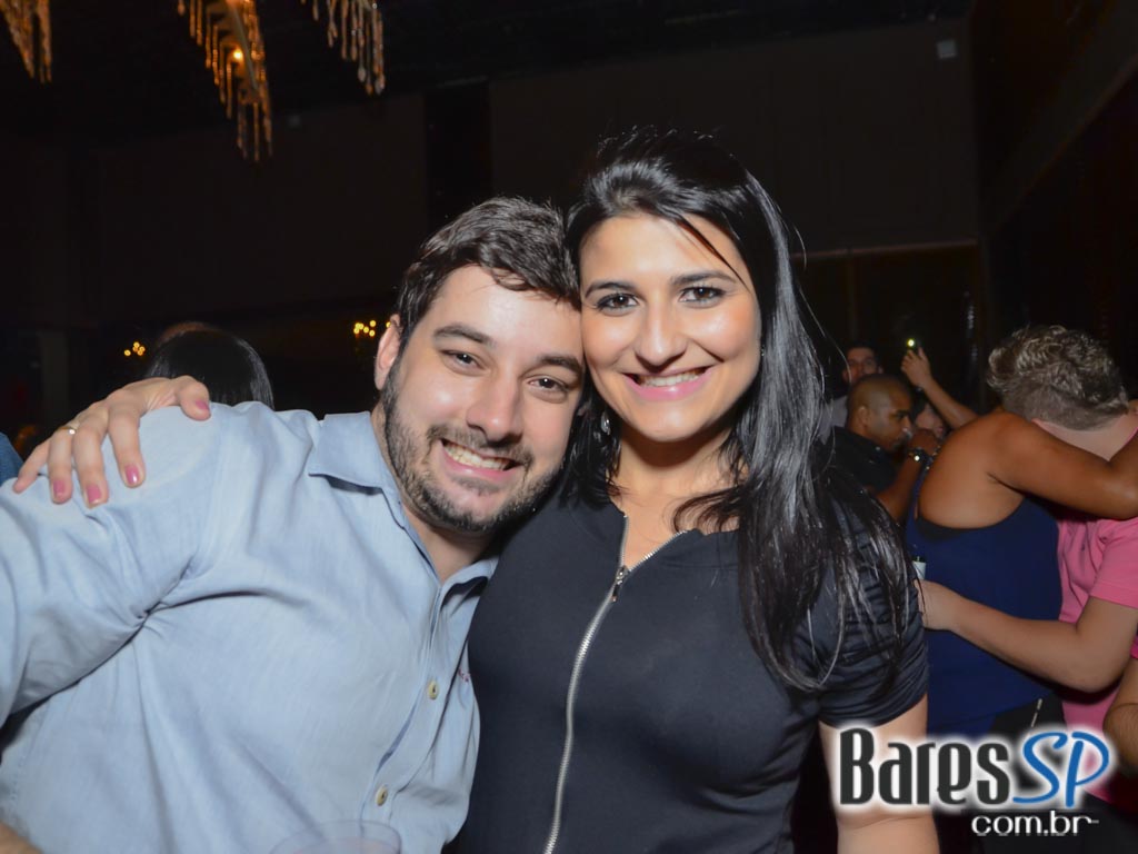 Amigos do Pagode 90 comandaram a véspera de feriado no Club A São Paulo Amigos do Pagode 90 comandaram a véspera de feriado no Club A São Paulo