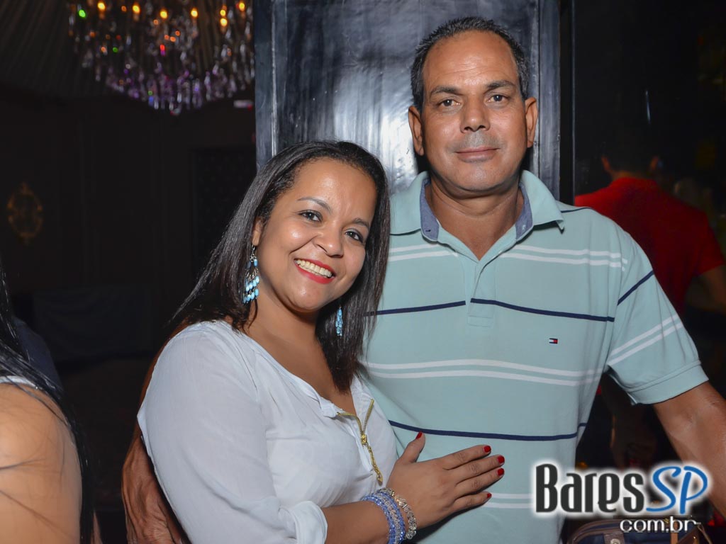 Amigos do Pagode 90 comandaram a véspera de feriado no Club A São Paulo Amigos do Pagode 90 comandaram a véspera de feriado no Club A São Paulo