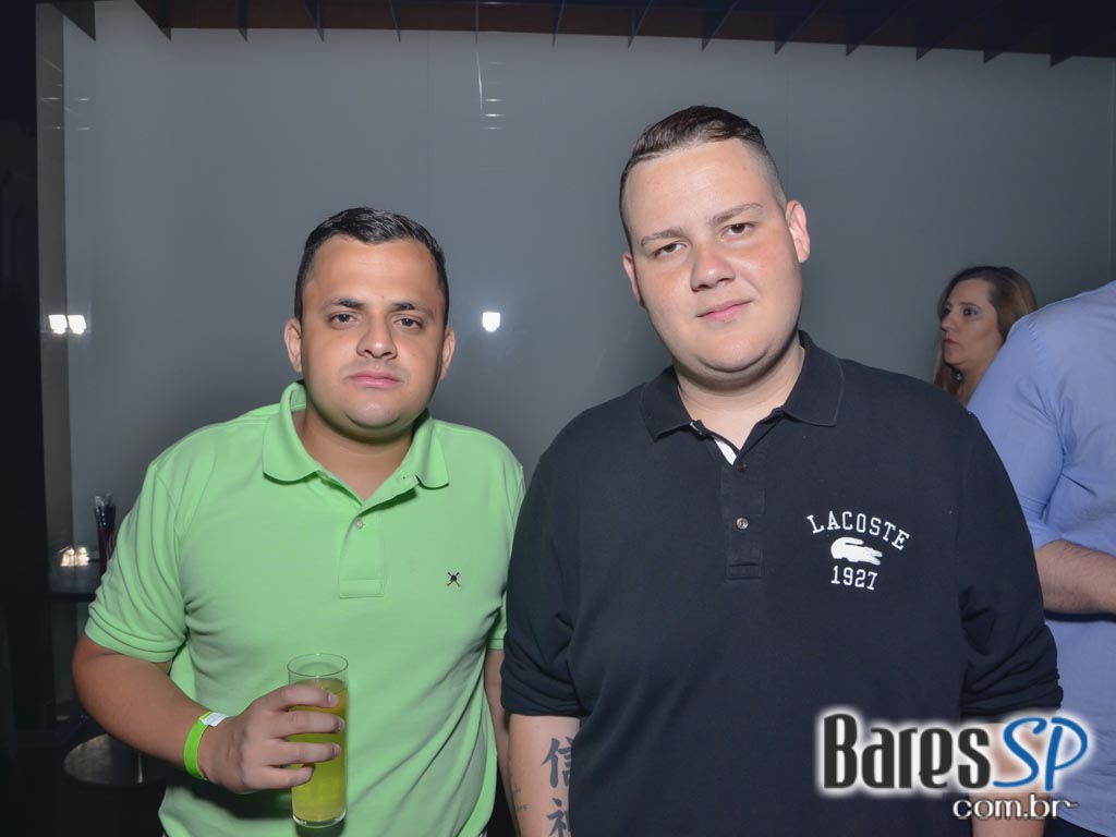 Amigos do Pagode 90 comandaram a véspera de feriado no Club A São Paulo Amigos do Pagode 90 comandaram a véspera de feriado no Club A São Paulo