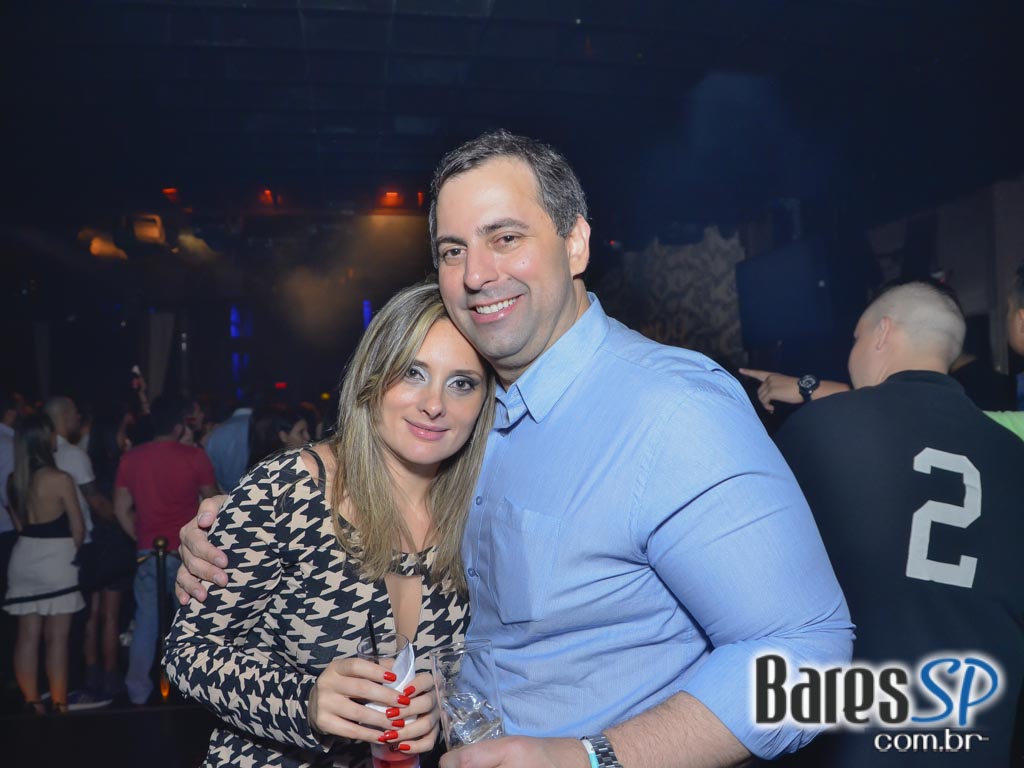 Amigos do Pagode 90 comandaram a véspera de feriado no Club A São Paulo Amigos do Pagode 90 comandaram a véspera de feriado no Club A São Paulo