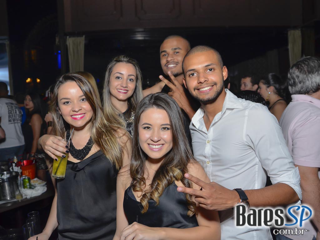 Amigos do Pagode 90 comandaram a véspera de feriado no Club A São Paulo Amigos do Pagode 90 comandaram a véspera de feriado no Club A São Paulo
