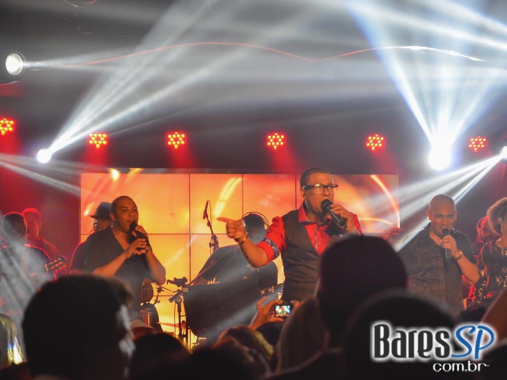 Amigos do Pagode 90 comandaram a véspera de feriado no Club A São Paulo Amigos do Pagode 90 comandaram a véspera de feriado no Club A São Paulo