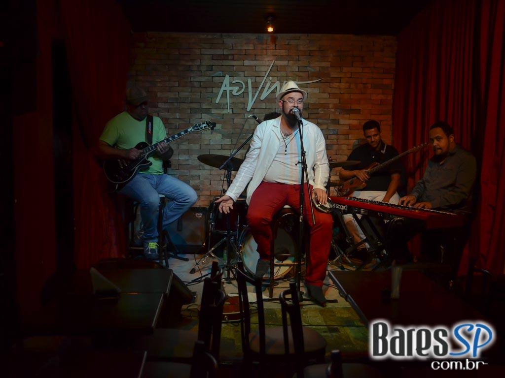 Kleber Sampaio se apresentou nesta véspera de feriado no Ao Vivo Music Kleber Sampaio se apresentou nesta véspera de feriado no Ao Vivo Music