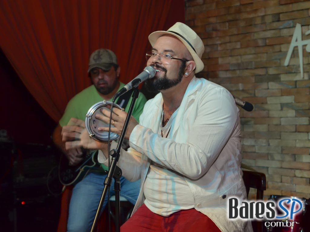 Kleber Sampaio se apresentou nesta véspera de feriado no Ao Vivo Music Kleber Sampaio se apresentou nesta véspera de feriado no Ao Vivo Music