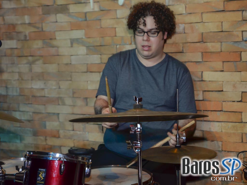 Kleber Sampaio se apresentou nesta véspera de feriado no Ao Vivo Music Kleber Sampaio se apresentou nesta véspera de feriado no Ao Vivo Music