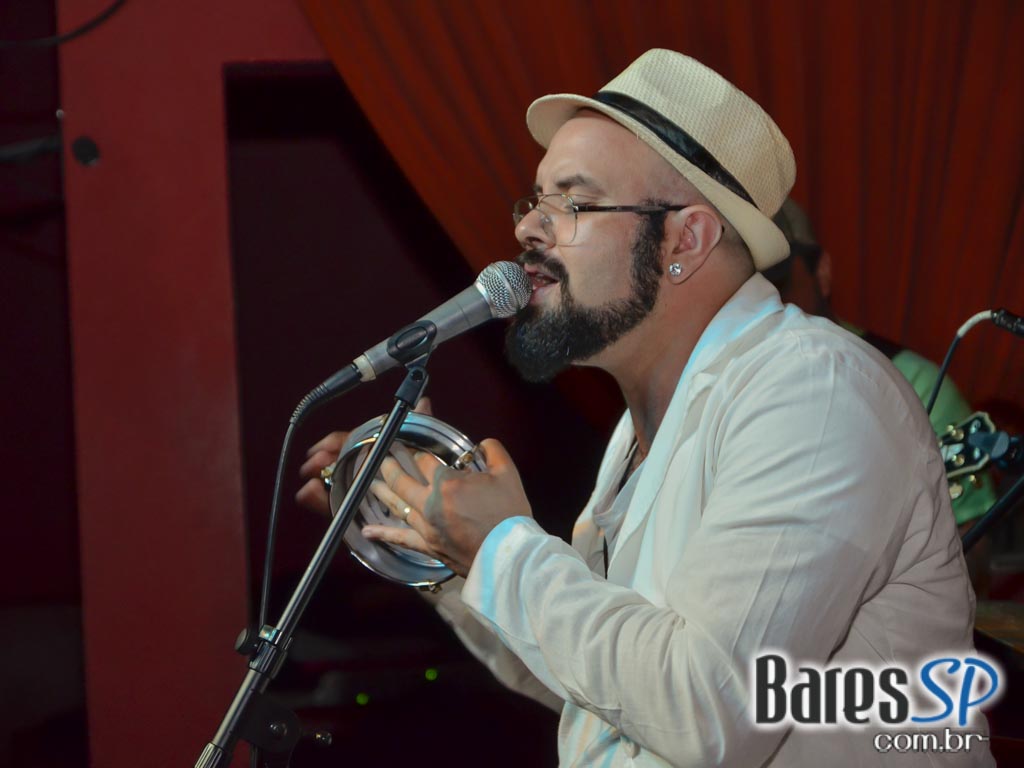 Kleber Sampaio se apresentou nesta véspera de feriado no Ao Vivo Music Kleber Sampaio se apresentou nesta véspera de feriado no Ao Vivo Music