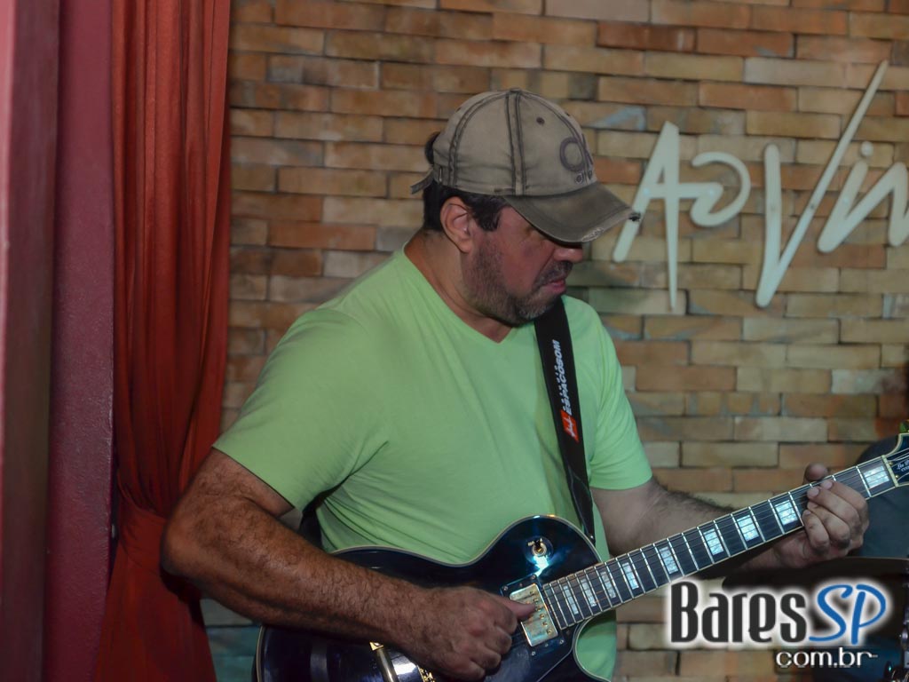 Kleber Sampaio se apresentou nesta véspera de feriado no Ao Vivo Music Kleber Sampaio se apresentou nesta véspera de feriado no Ao Vivo Music