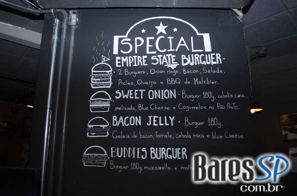 Inauguração da hamburgueria Buddies Burger & Beer aconteceu nesta sexta-feira no Itaim Inauguração da hamburgueria Buddies Burger & Beer aconteceu nesta sexta-feira no Itaim