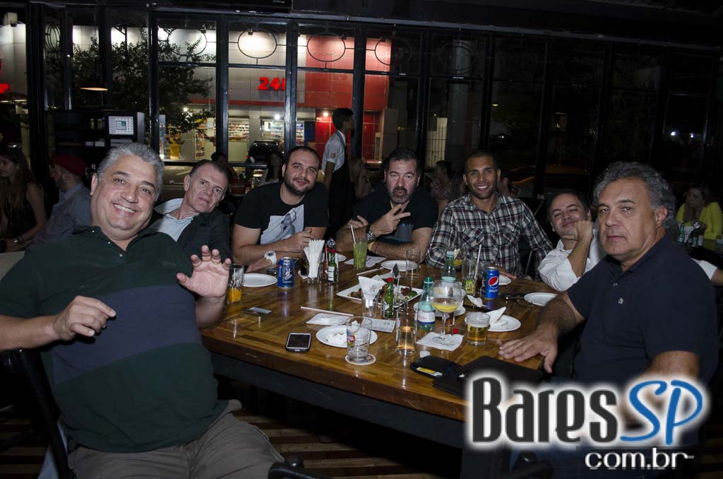 Anexo SB animou o domingo da galera com DJ convidado Anexo SB animou o domingo da galera com DJ convidado