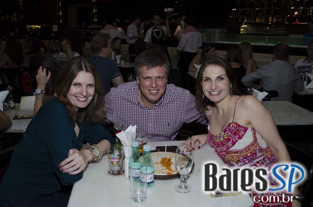 Anexo SB animou o domingo da galera com DJ convidado Anexo SB animou o domingo da galera com DJ convidado