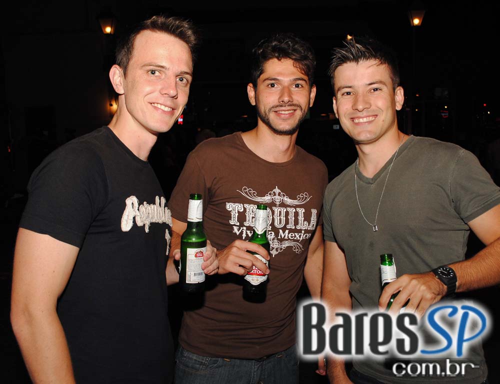 Grupo Akaso no José Menino Grupo Akaso no José Menino