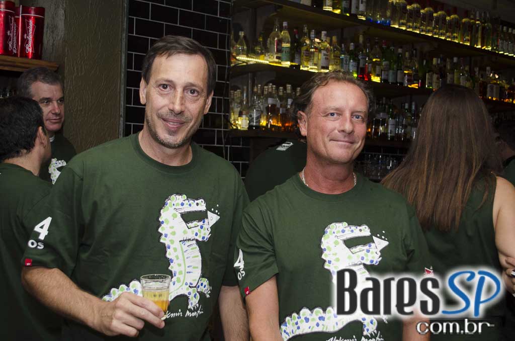 Jacaré Grill comemorou 24 anos e apresentou a cidade o primeiro parklet da Vila Madalena Jacaré Grill comemorou 24 anos e apresentou a cidade o primeiro parklet da Vila Madalena