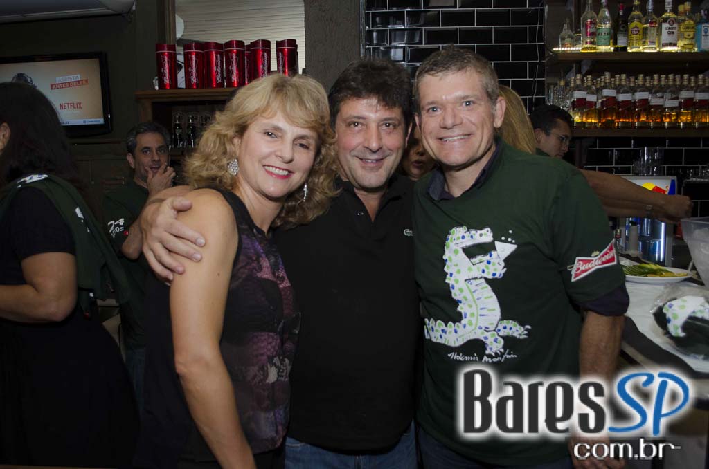 Jacaré Grill comemorou 24 anos e apresentou a cidade o primeiro parklet da Vila Madalena Jacaré Grill comemorou 24 anos e apresentou a cidade o primeiro parklet da Vila Madalena