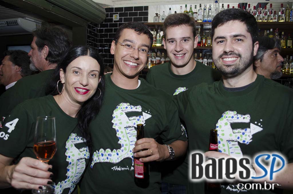 Jacaré Grill comemorou 24 anos e apresentou a cidade o primeiro parklet da Vila Madalena Jacaré Grill comemorou 24 anos e apresentou a cidade o primeiro parklet da Vila Madalena