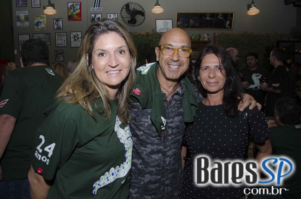 Jacaré Grill comemorou 24 anos e apresentou a cidade o primeiro parklet da Vila Madalena Jacaré Grill comemorou 24 anos e apresentou a cidade o primeiro parklet da Vila Madalena