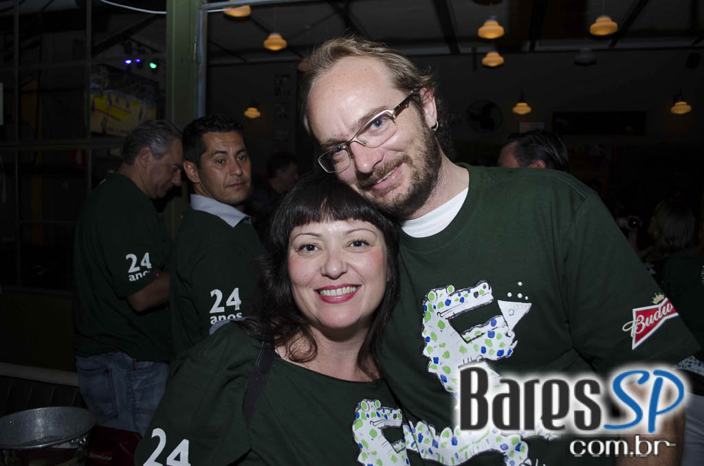 Jacaré Grill comemorou 24 anos e apresentou a cidade o primeiro parklet da Vila Madalena Jacaré Grill comemorou 24 anos e apresentou a cidade o primeiro parklet da Vila Madalena