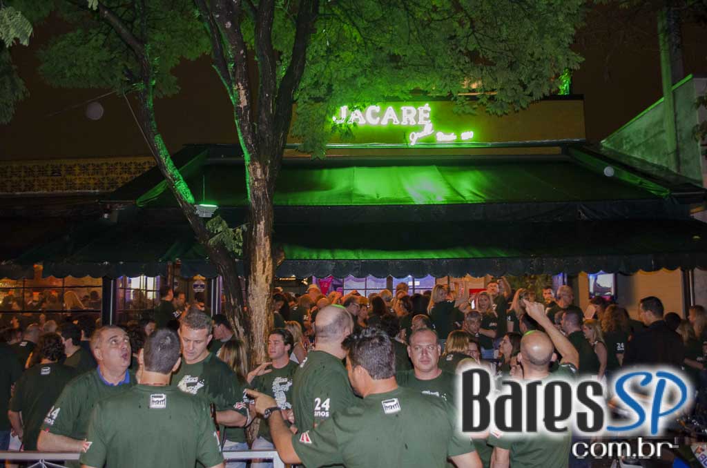 Jacaré Grill comemorou 24 anos e apresentou a cidade o primeiro parklet da Vila Madalena Jacaré Grill comemorou 24 anos e apresentou a cidade o primeiro parklet da Vila Madalena