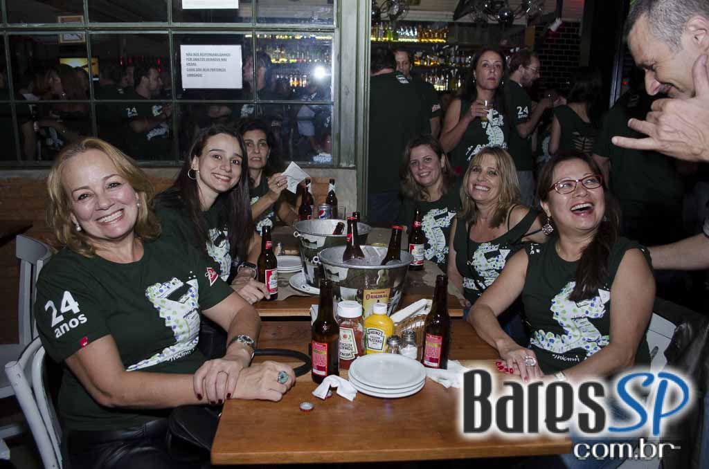 Jacaré Grill comemorou 24 anos e apresentou a cidade o primeiro parklet da Vila Madalena Jacaré Grill comemorou 24 anos e apresentou a cidade o primeiro parklet da Vila Madalena