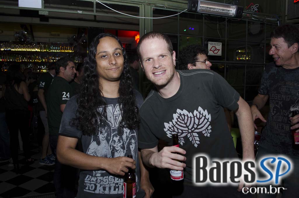 Jacaré Grill comemorou 24 anos e apresentou a cidade o primeiro parklet da Vila Madalena Jacaré Grill comemorou 24 anos e apresentou a cidade o primeiro parklet da Vila Madalena