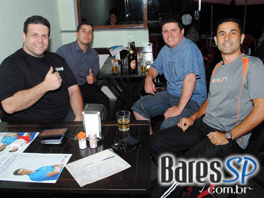 Bar Bambu ofereceu um delicioso balcão de acepipes onde são servidos mais de 40 opções de petiscos - Unisal Bar Bambu ofereceu um delicioso balcão de acepipes onde são servidos mais de 40 opções de petiscos - Unisal