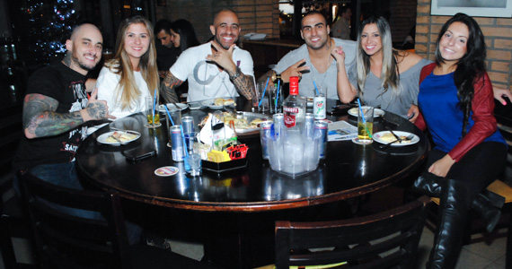 Happy Hour do North Beer ofereceu chapa oriental para acompanhar o chopp gelado - Unisal