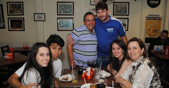 Happy Hour animou O Alemão Bar com cerveja gelada - Unisal