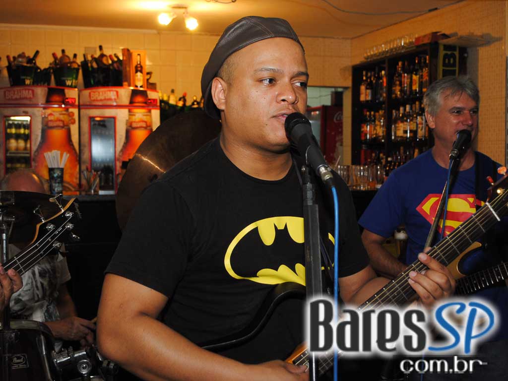 Happy Hour animou O Alemão Bar com cerveja gelada - Unisal Happy Hour animou O Alemão Bar com cerveja gelada - Unisal