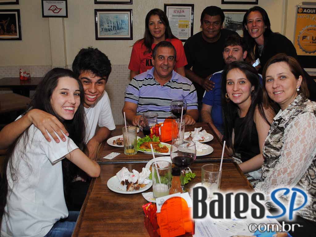 Happy Hour animou O Alemão Bar com cerveja gelada - Unisal Happy Hour animou O Alemão Bar com cerveja gelada - Unisal