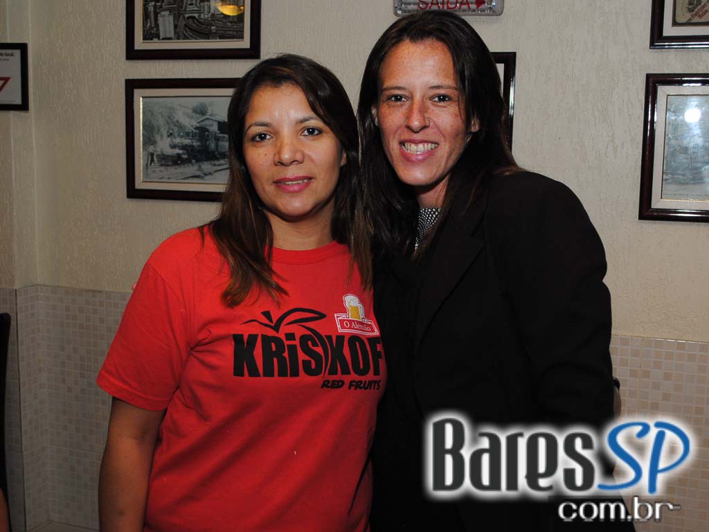 Happy Hour animou O Alemão Bar com cerveja gelada - Unisal Happy Hour animou O Alemão Bar com cerveja gelada - Unisal