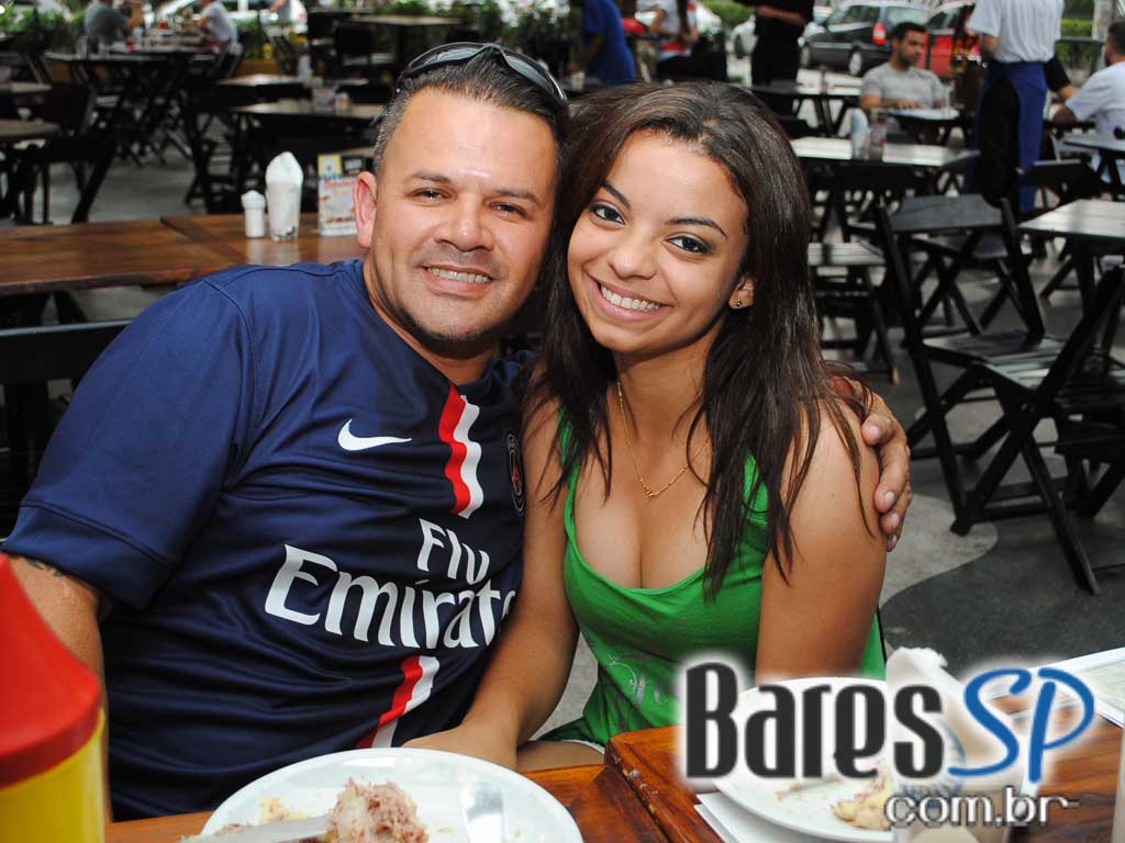 Loirão Bar ofereceu um cardápio variado de petiscos e drinks no fim de semana - Unisal Loirão Bar ofereceu um cardápio variado de petiscos e drinks no fim de semana - Unisal