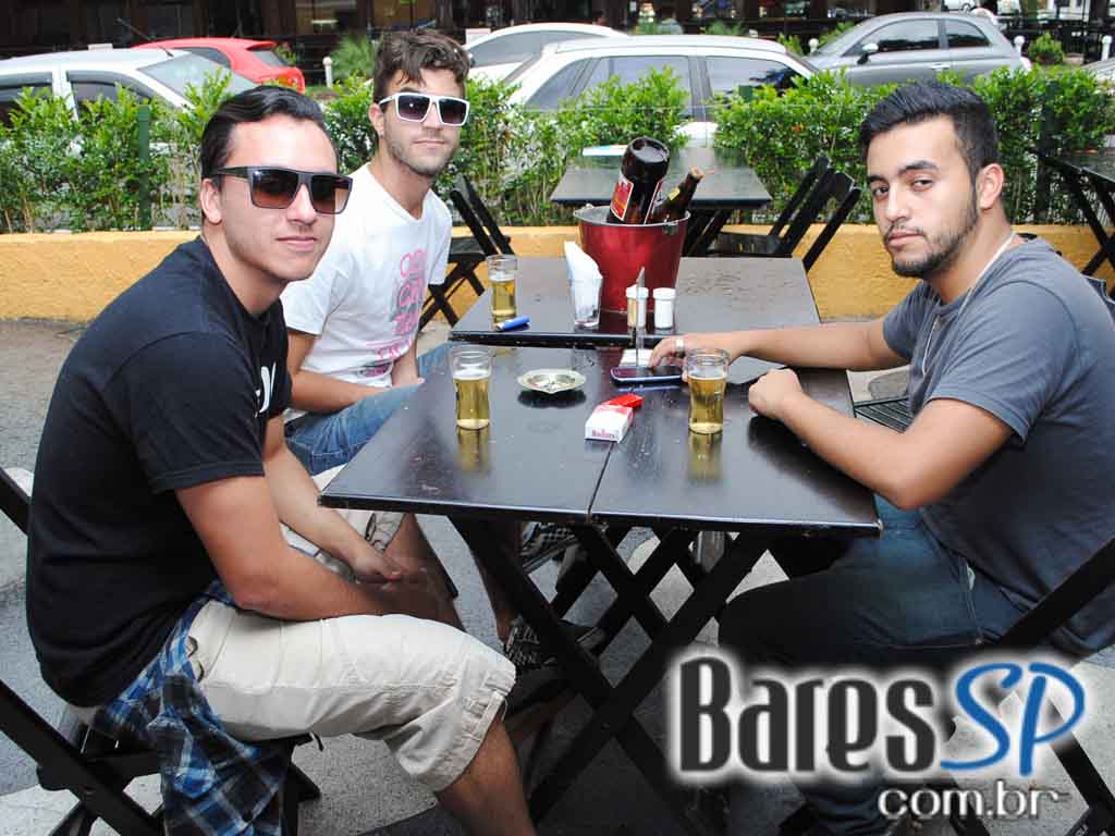Loirão Bar ofereceu um cardápio variado de petiscos e drinks no fim de semana - Unisal Loirão Bar ofereceu um cardápio variado de petiscos e drinks no fim de semana - Unisal