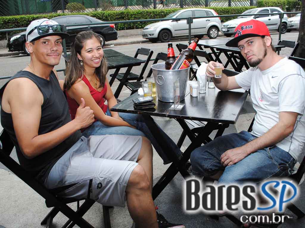 Loirão Bar ofereceu um cardápio variado de petiscos e drinks no fim de semana - Unisal Loirão Bar ofereceu um cardápio variado de petiscos e drinks no fim de semana - Unisal