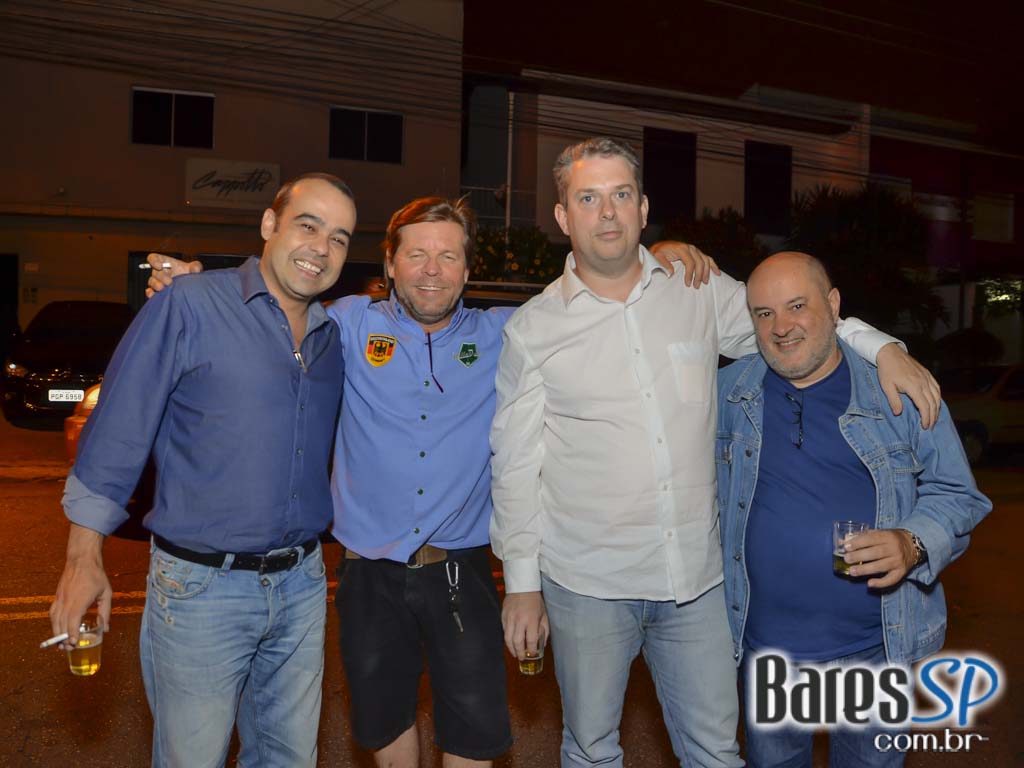 Happy hour divertido e animado aconteceu no bar Dedo de Moça do Campo Belo Happy hour divertido e animado aconteceu no bar Dedo de Moça do Campo Belo