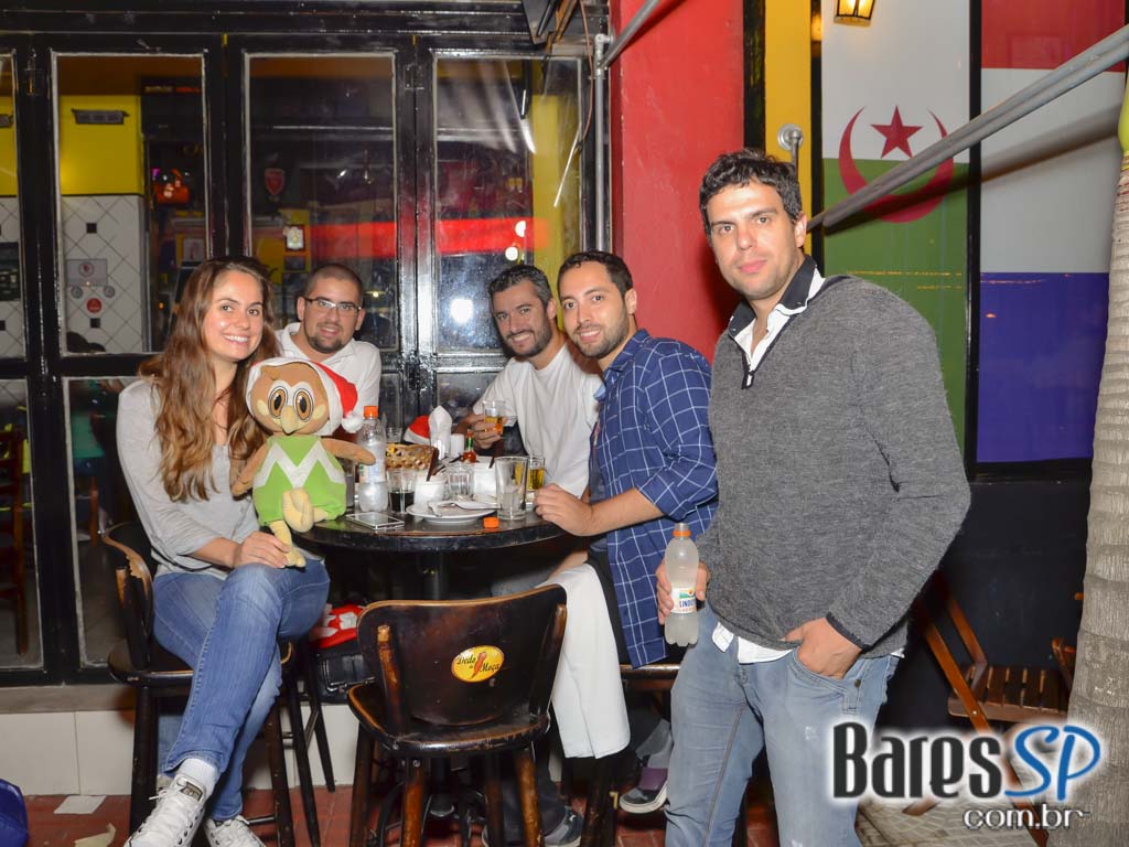 Happy hour divertido e animado aconteceu no bar Dedo de Moça do Campo Belo Happy hour divertido e animado aconteceu no bar Dedo de Moça do Campo Belo