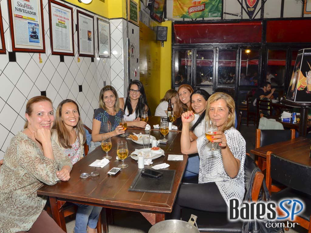 Happy hour divertido e animado aconteceu no bar Dedo de Moça do Campo Belo Happy hour divertido e animado aconteceu no bar Dedo de Moça do Campo Belo