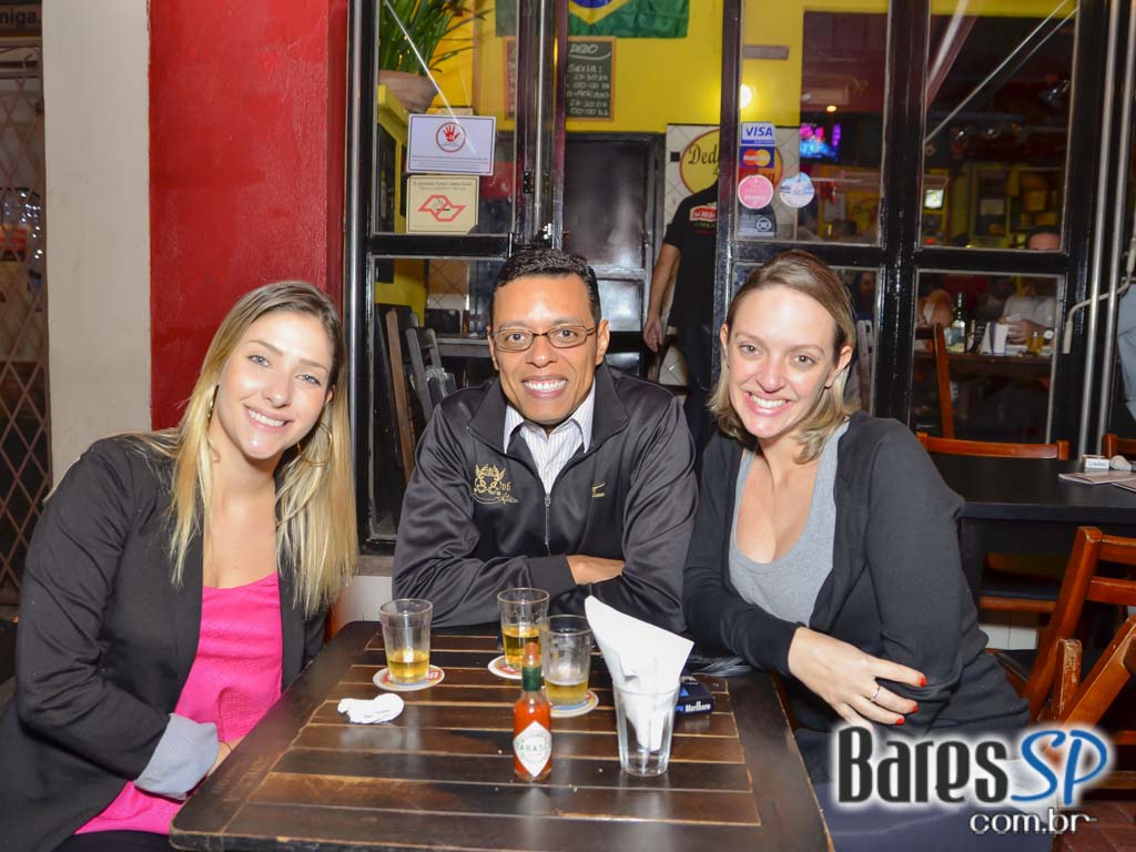 Happy hour divertido e animado aconteceu no bar Dedo de Moça do Campo Belo Happy hour divertido e animado aconteceu no bar Dedo de Moça do Campo Belo
