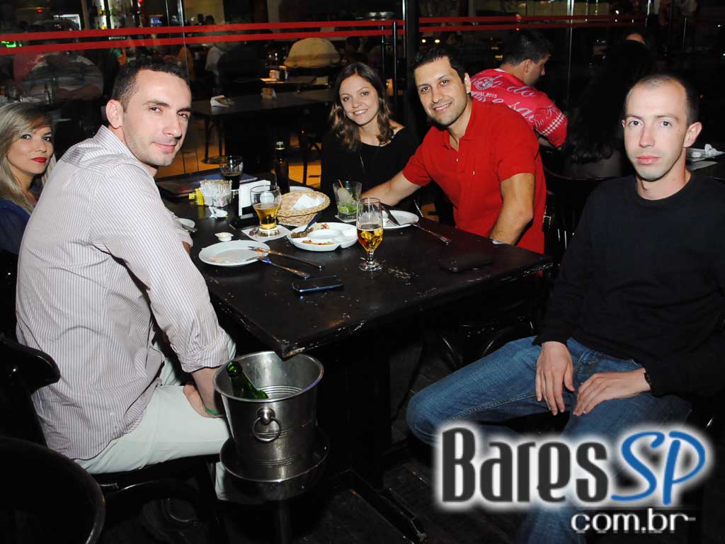 Santa Avenida ofereceu feijoada e música ao vivo neste sábado - Unisal Santa Avenida ofereceu feijoada e música ao vivo neste sábado - Unisal