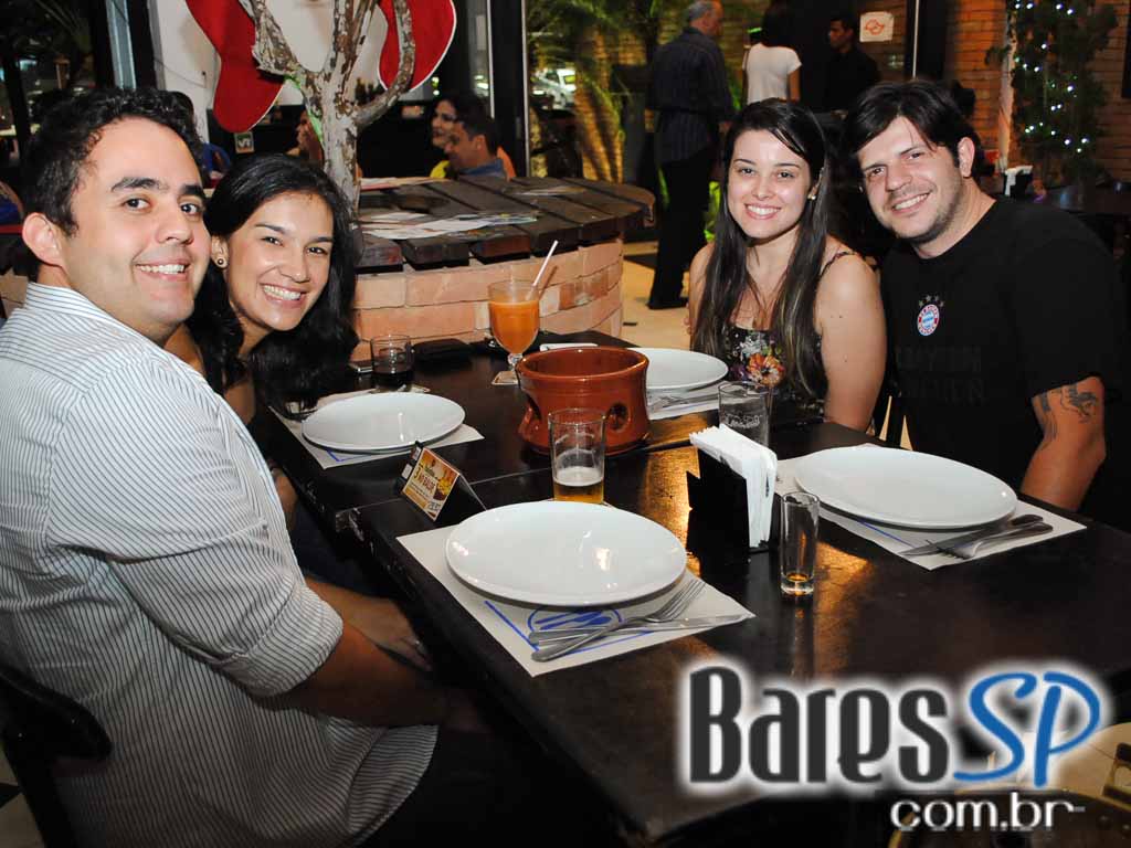 Santa Avenida ofereceu feijoada e música ao vivo neste sábado - Unisal Santa Avenida ofereceu feijoada e música ao vivo neste sábado - Unisal