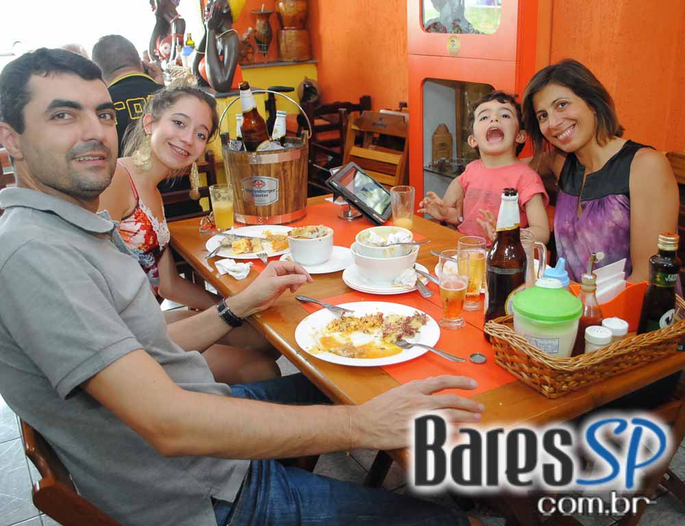 Nação Nordestina ofereceu cardápio variado e mais de 100 rótulos de cachaças - Unisal Nação Nordestina ofereceu cardápio variado e mais de 100 rótulos de cachaças - Unisal