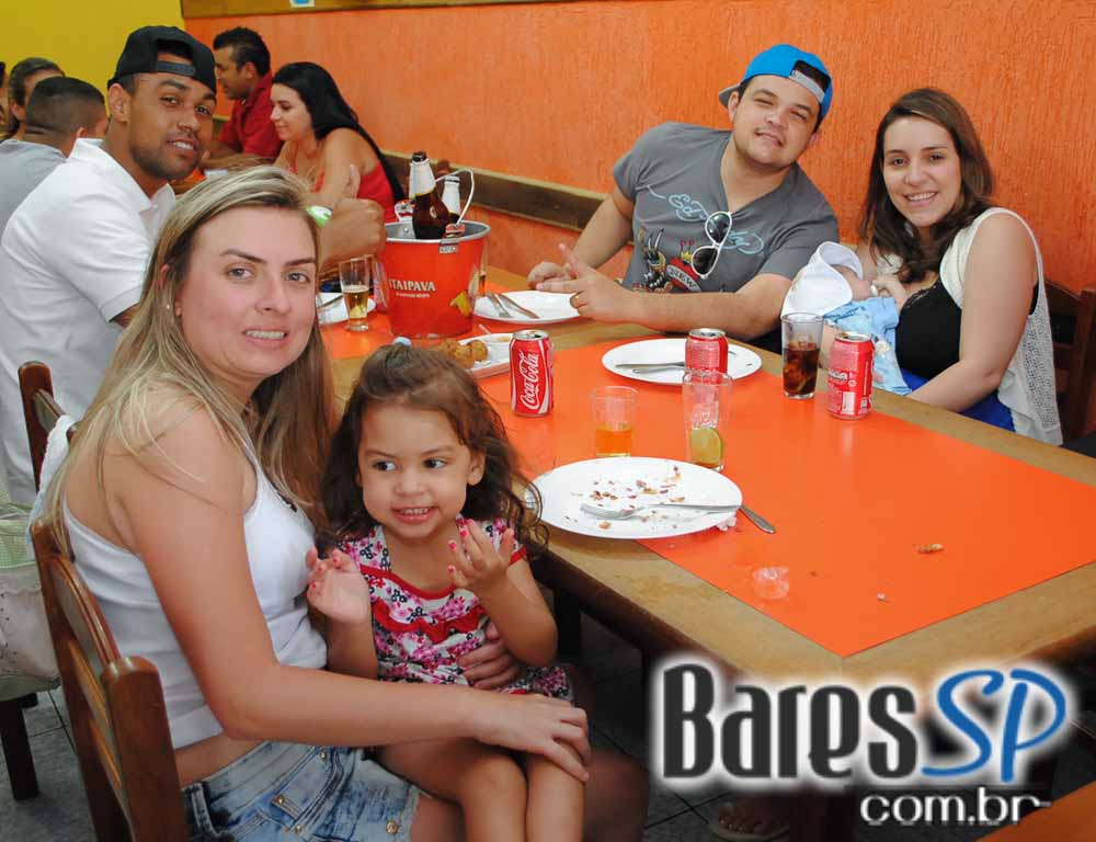 Nação Nordestina ofereceu cardápio variado e mais de 100 rótulos de cachaças - Unisal Nação Nordestina ofereceu cardápio variado e mais de 100 rótulos de cachaças - Unisal