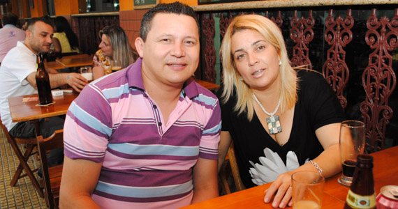 Cardápio variado com porções e cerveja gelada aconteceu no Famoso Bar do Justo neste domingo - Unisal