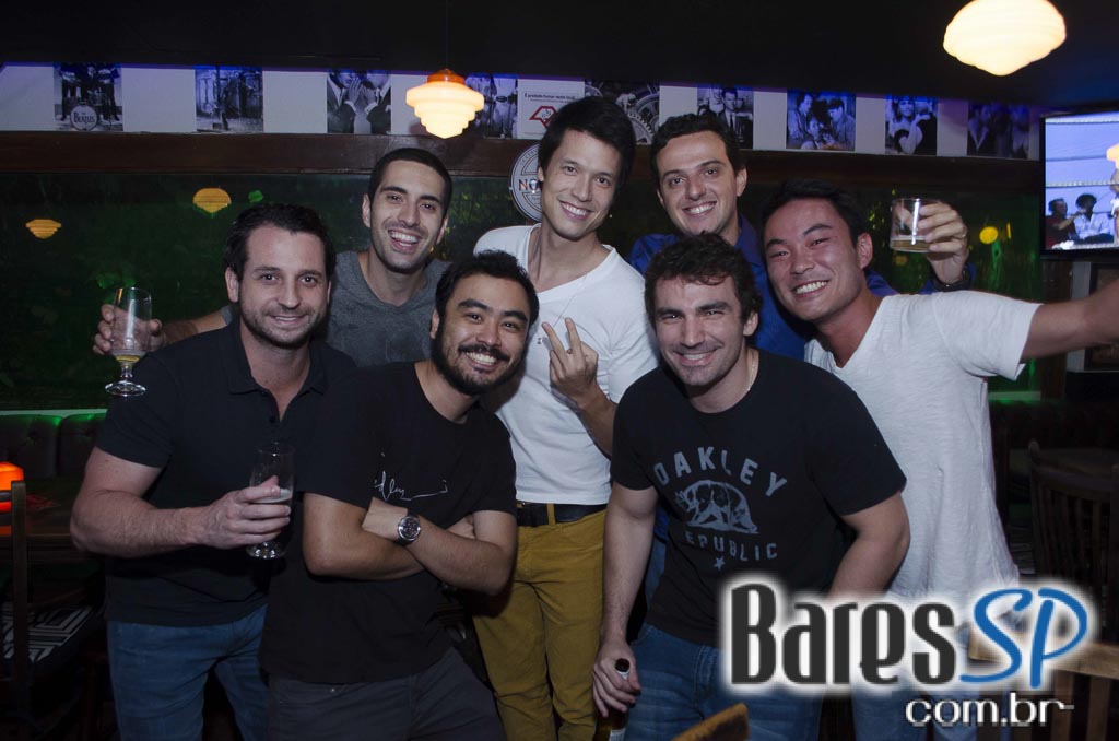 Noite da Mini Saia com DJs nas pick-ups animaram a sexta do Akbar Lounge e Disco Noite da Mini Saia com DJs nas pick-ups animaram a sexta do Akbar Lounge e Disco