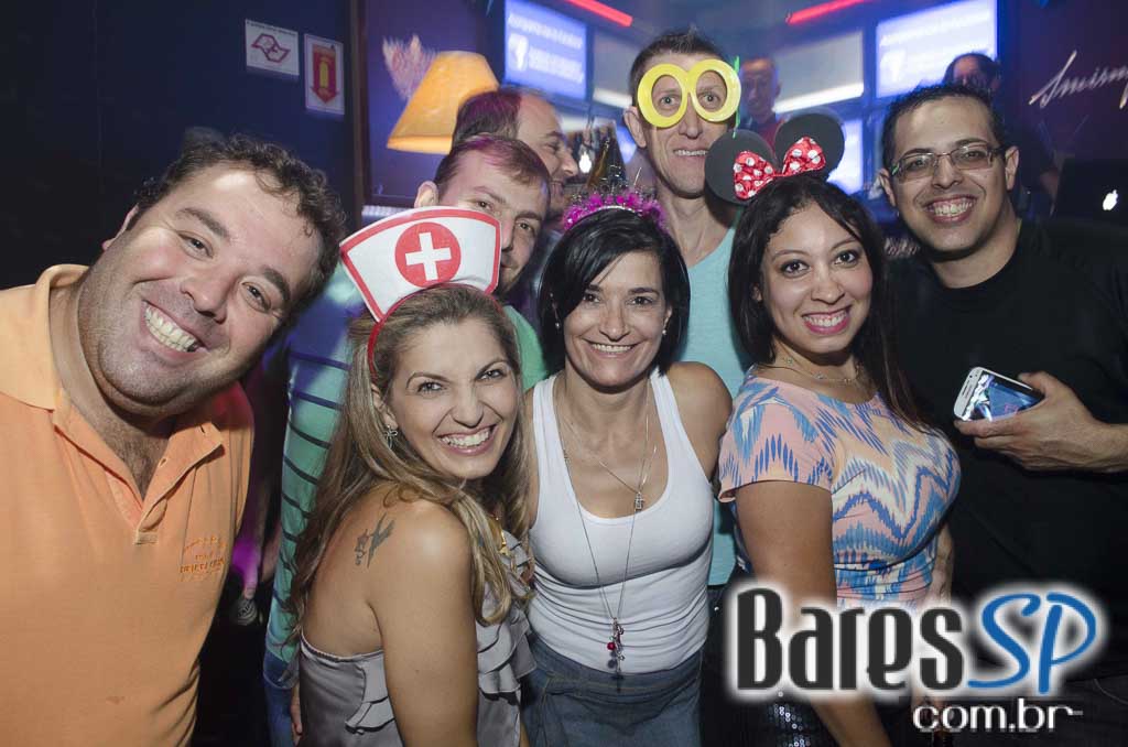Noite da Mini Saia com DJs nas pick-ups animaram a sexta do Akbar Lounge e Disco Noite da Mini Saia com DJs nas pick-ups animaram a sexta do Akbar Lounge e Disco